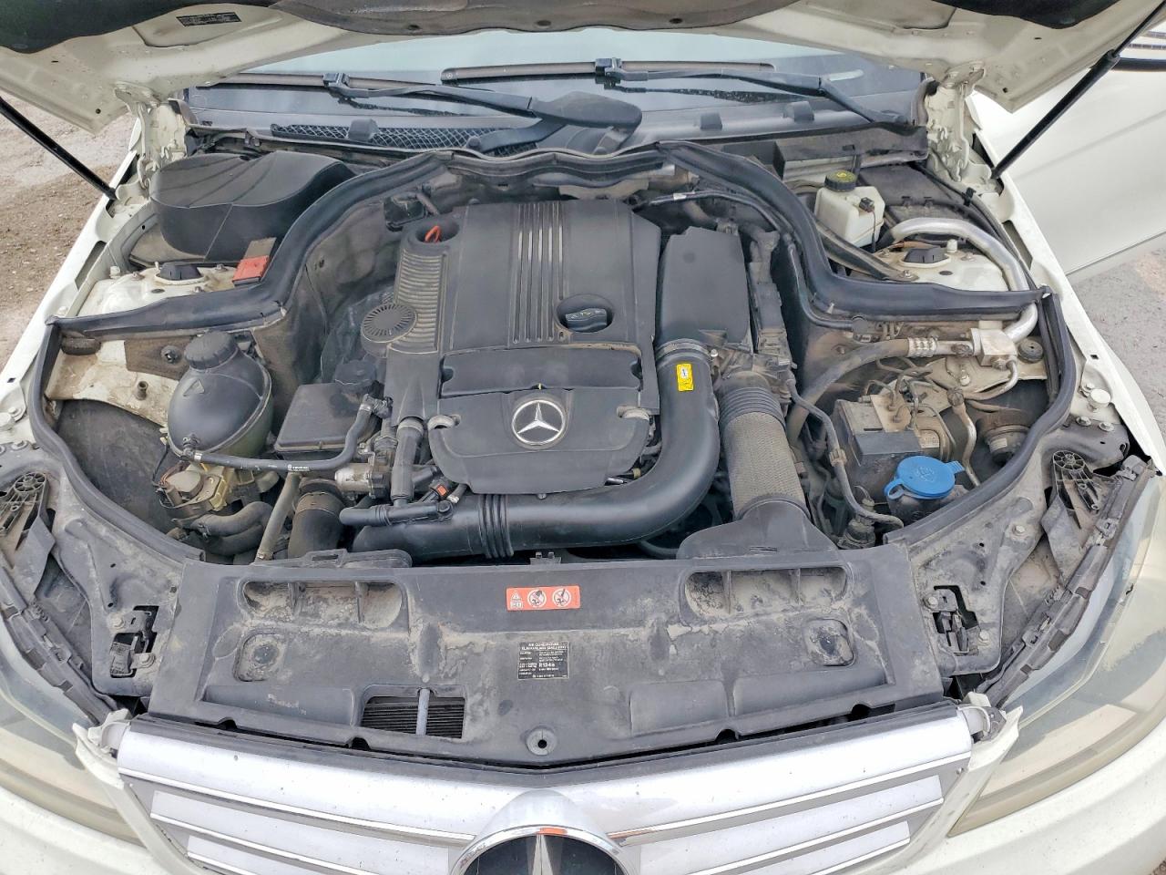 2012 Mercedes-benz C 250 White vin: WDDGF4HBXCR214994
