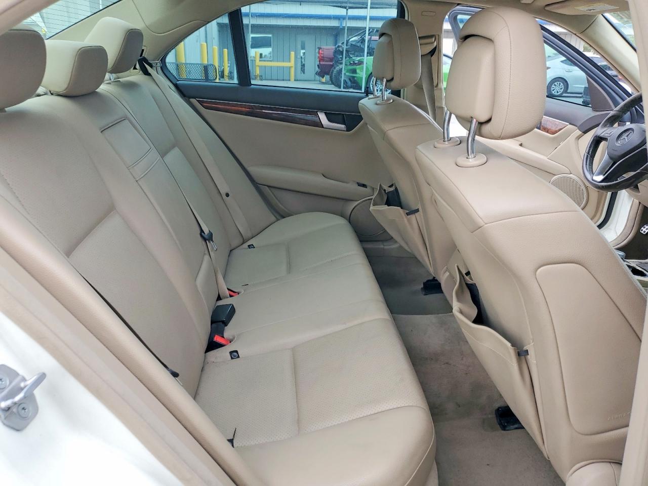 2012 Mercedes-benz C 250 White vin: WDDGF4HBXCR214994