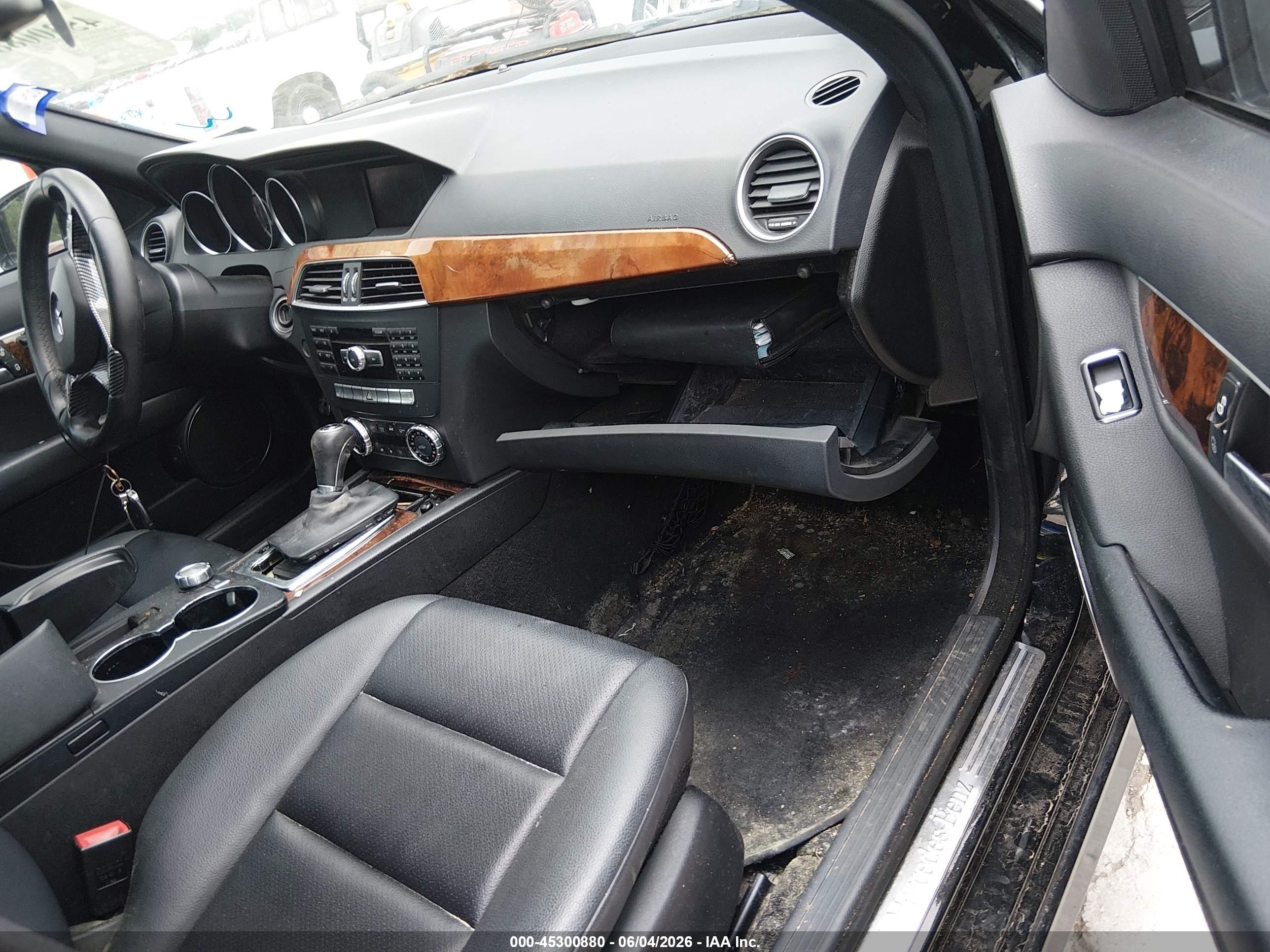 2012 Mercedes-benz C 250 Sport Black vin: WDDGF4HBXCR221850