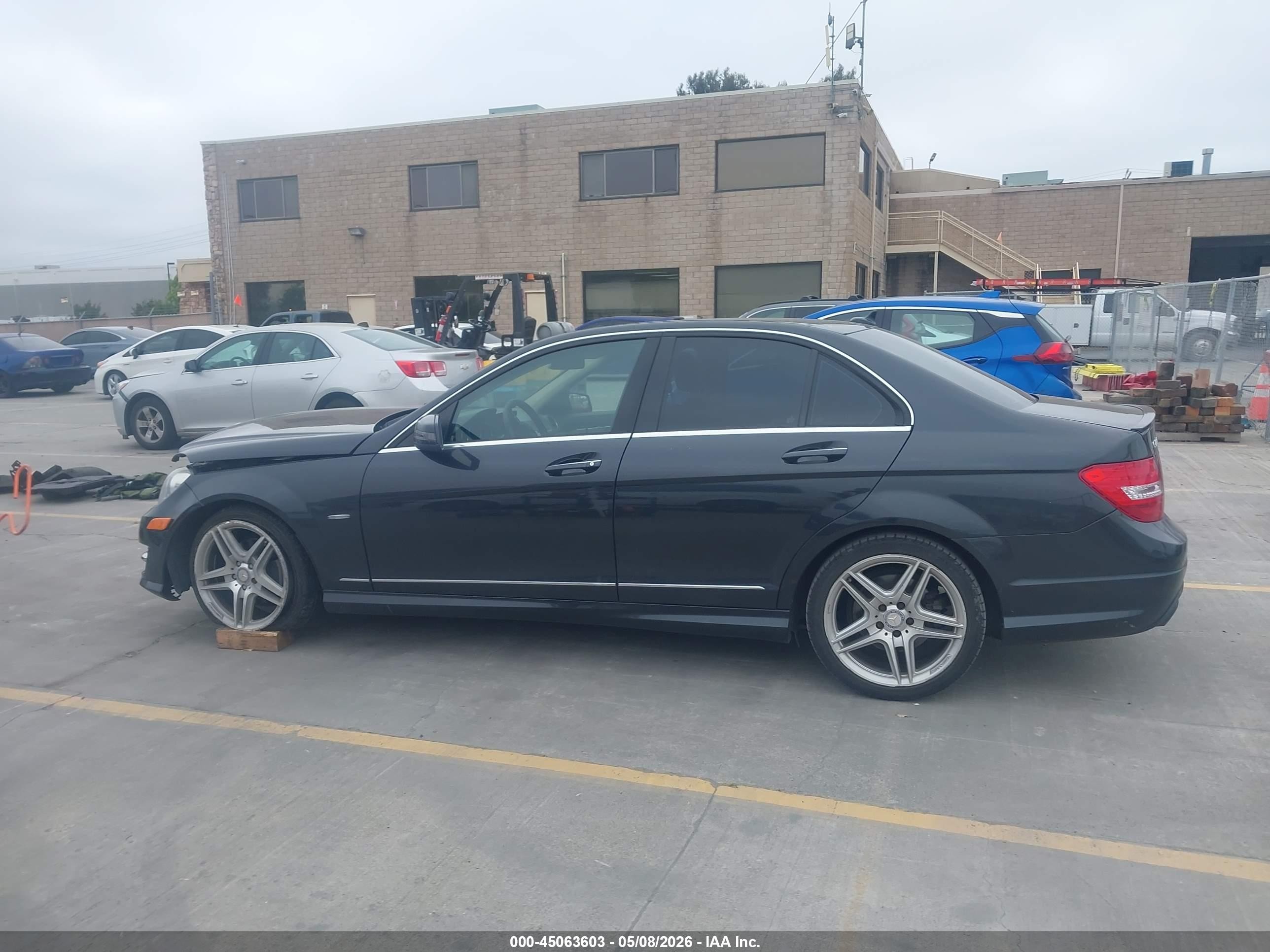 2012 Mercedes-benz C 250 Sport Черный vin: WDDGF4HBXCR238860