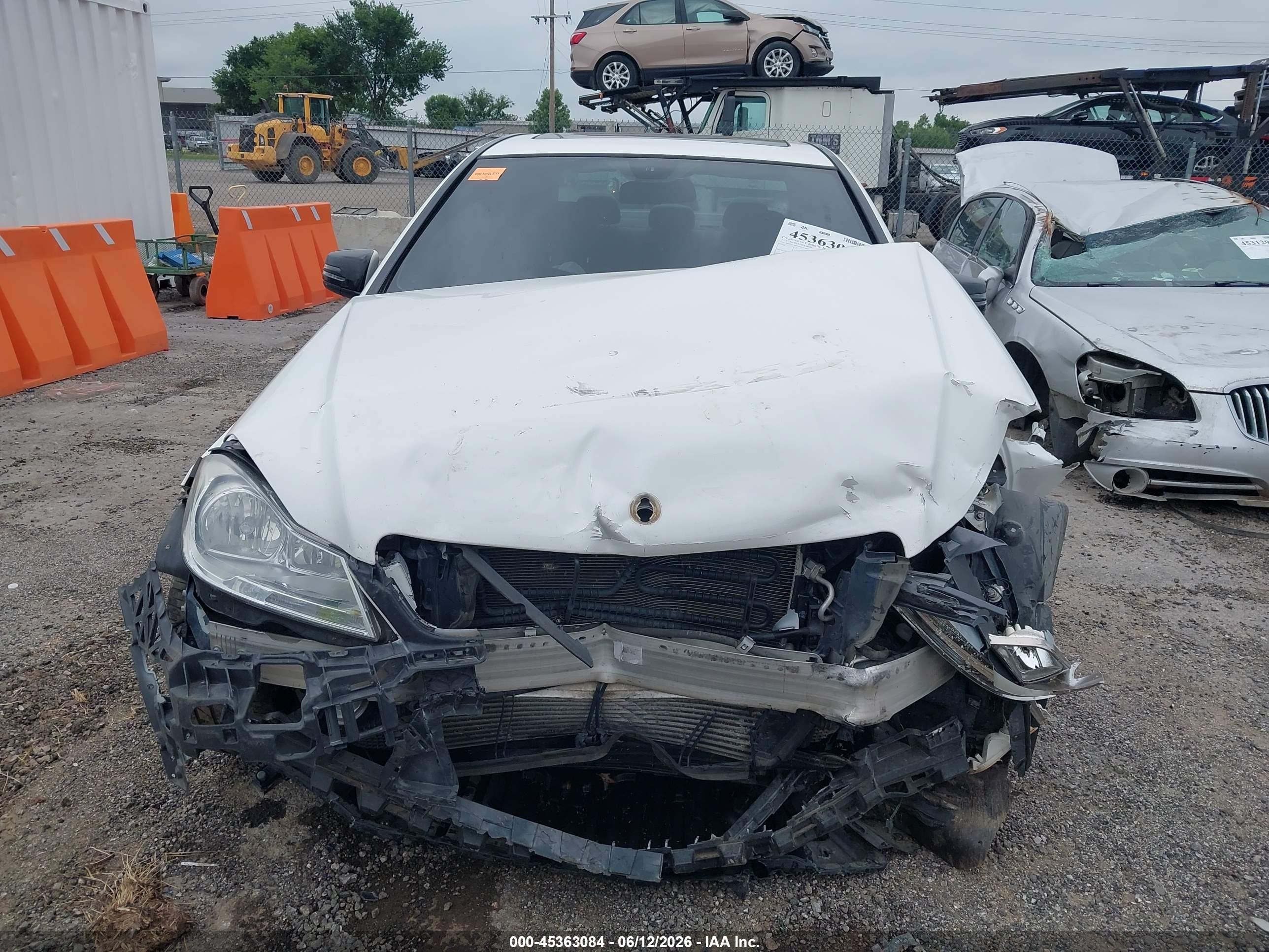2013 Mercedes-benz C 250 Sport White vin: WDDGF4HBXDA763644