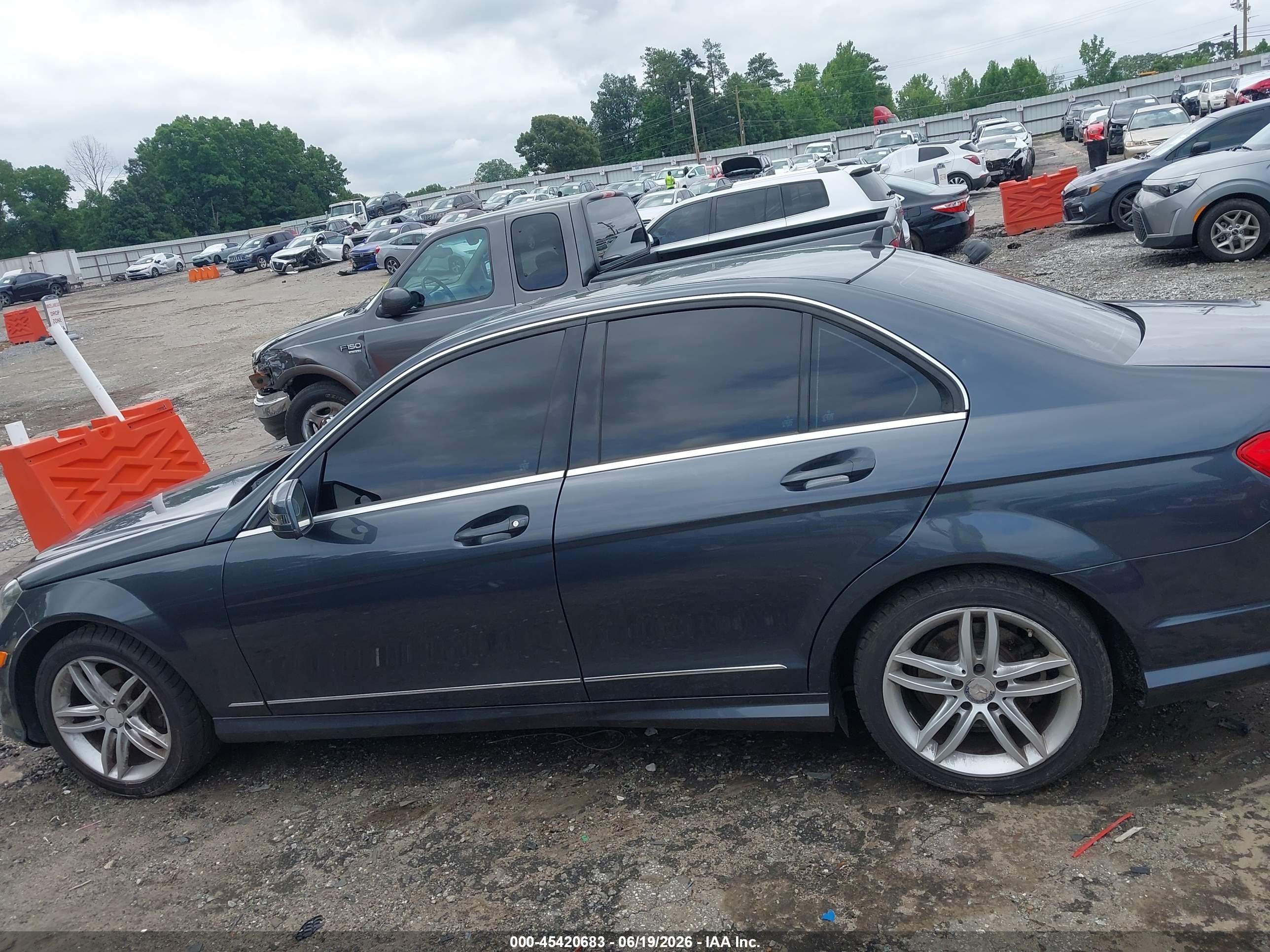 2013 Mercedes-benz C 250 Sport Gray vin: WDDGF4HBXDA841534