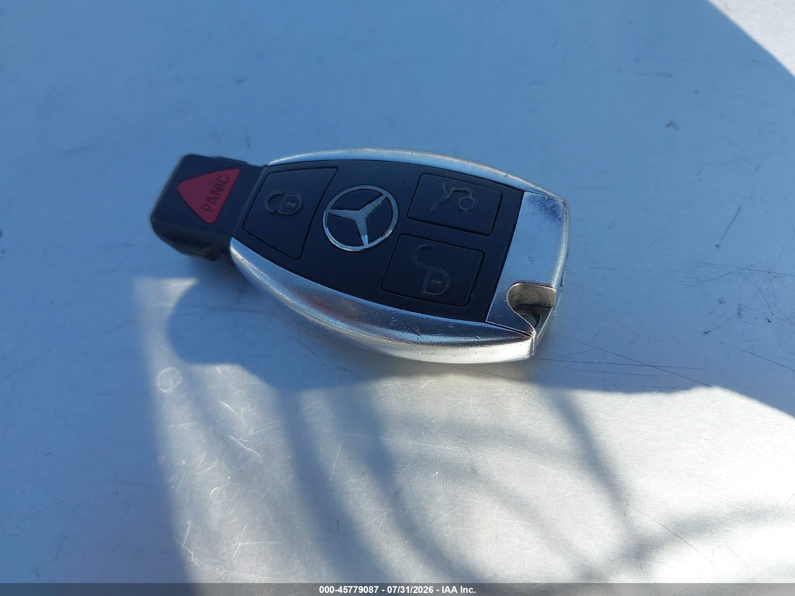 2013 Mercedes-benz C 250 Sport White vin: WDDGF4HBXDA851769