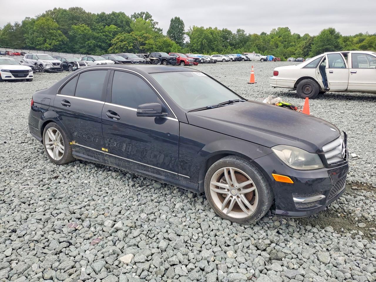 2013 Mercedes-benz C 250 Black vin: WDDGF4HBXDA862321