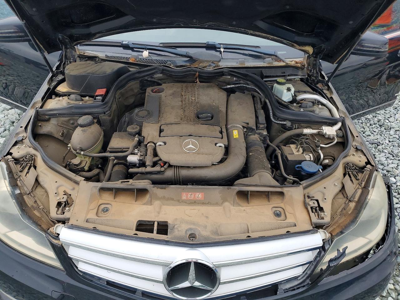2013 Mercedes-benz C 250 Black vin: WDDGF4HBXDA862321