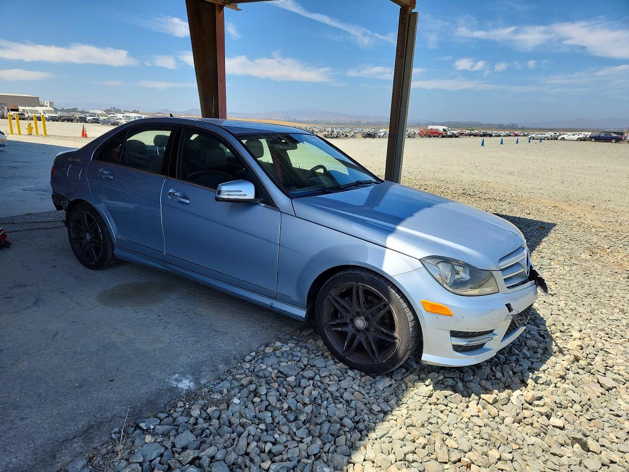 2013 Mercedes-benz C 250 Серебряный vin: WDDGF4HBXDA866837