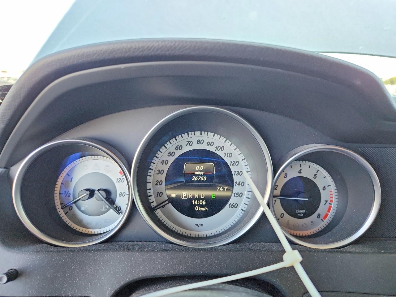 2013 Mercedes-benz C 250 Серебряный vin: WDDGF4HBXDA866837