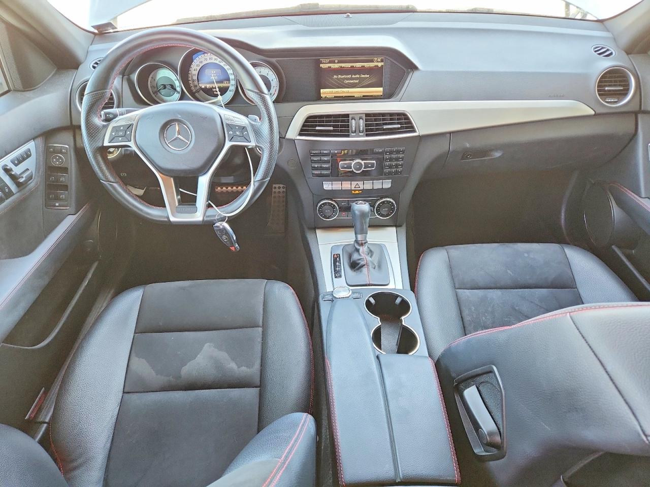 2013 Mercedes-benz C 250 Серебряный vin: WDDGF4HBXDA866837