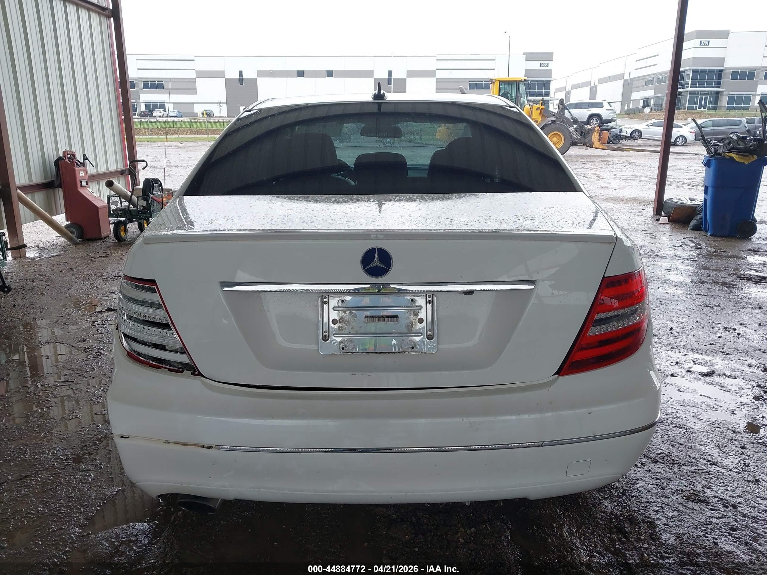 2013 Mercedes-benz C 250 Luxury White vin: WDDGF4HBXDA867681