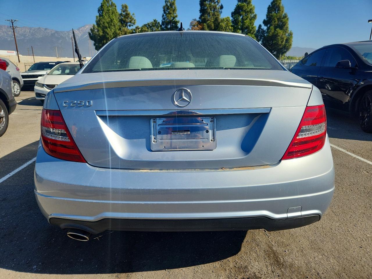 2013 Mercedes-benz C 250 Blue vin: WDDGF4HBXDA869690
