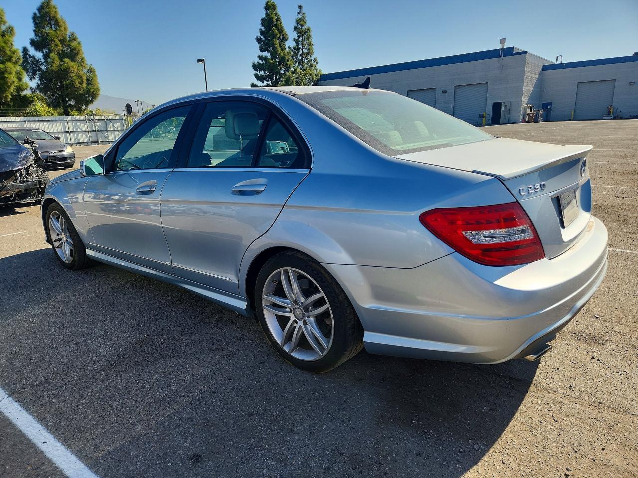 2013 Mercedes-benz C 250 Blue vin: WDDGF4HBXDA869690