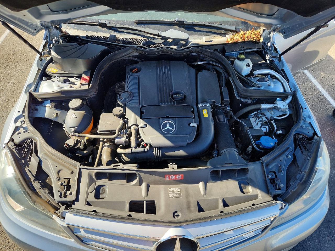 2013 Mercedes-benz C 250 Blue vin: WDDGF4HBXDA869690