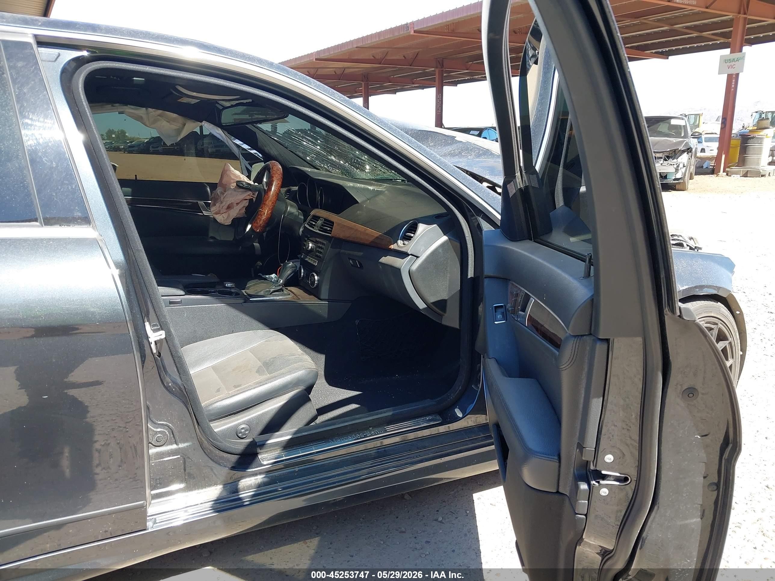 2013 Mercedes-benz C 250 Sport Black vin: WDDGF4HBXDG088763