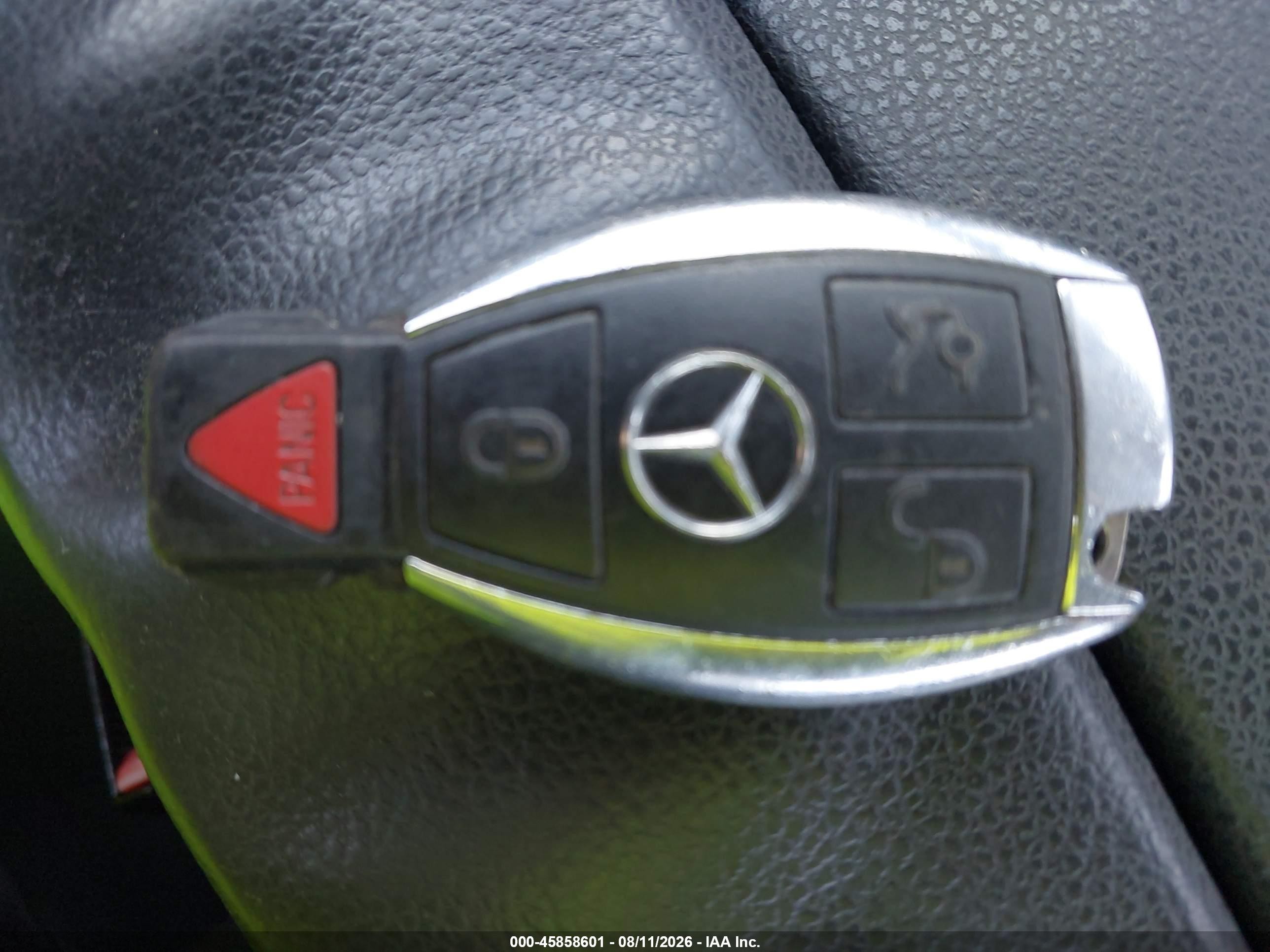 2013 Mercedes-benz C 250 Luxury/sport Black vin: WDDGF4HBXDR246605
