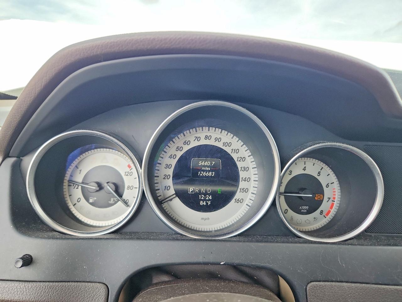 2013 Mercedes-benz C 250 White vin: WDDGF4HBXDR271049