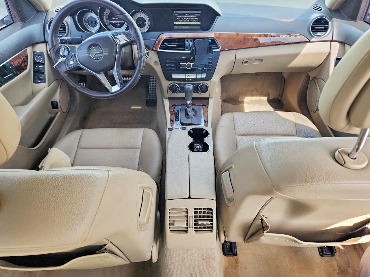 2013 Mercedes-benz C 250 White vin: WDDGF4HBXDR271049