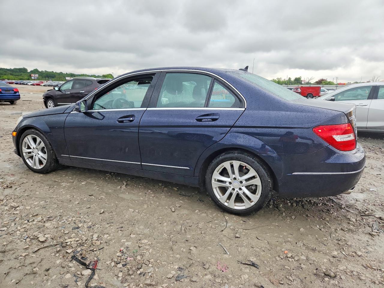 2013 Mercedes-benz C 250 Blue vin: WDDGF4HBXDR275425