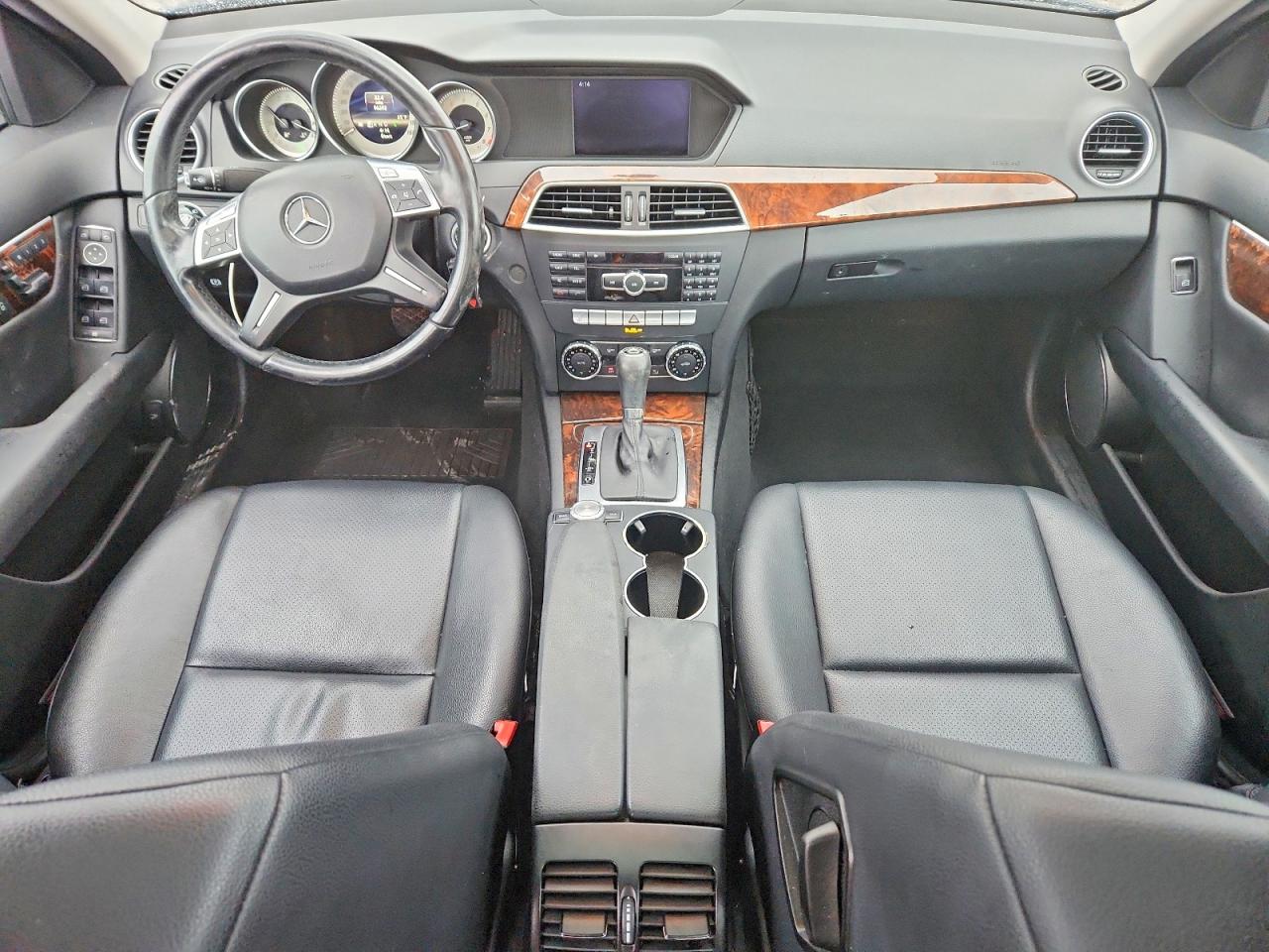2013 Mercedes-benz C 250 Blue vin: WDDGF4HBXDR275425