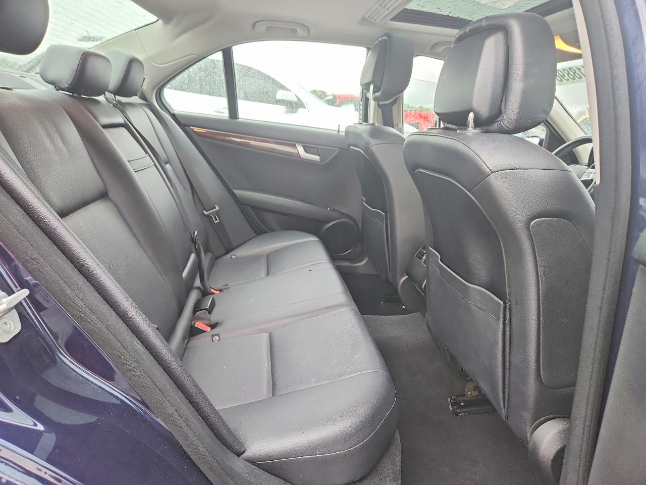 2013 Mercedes-benz C 250 Blue vin: WDDGF4HBXDR275425