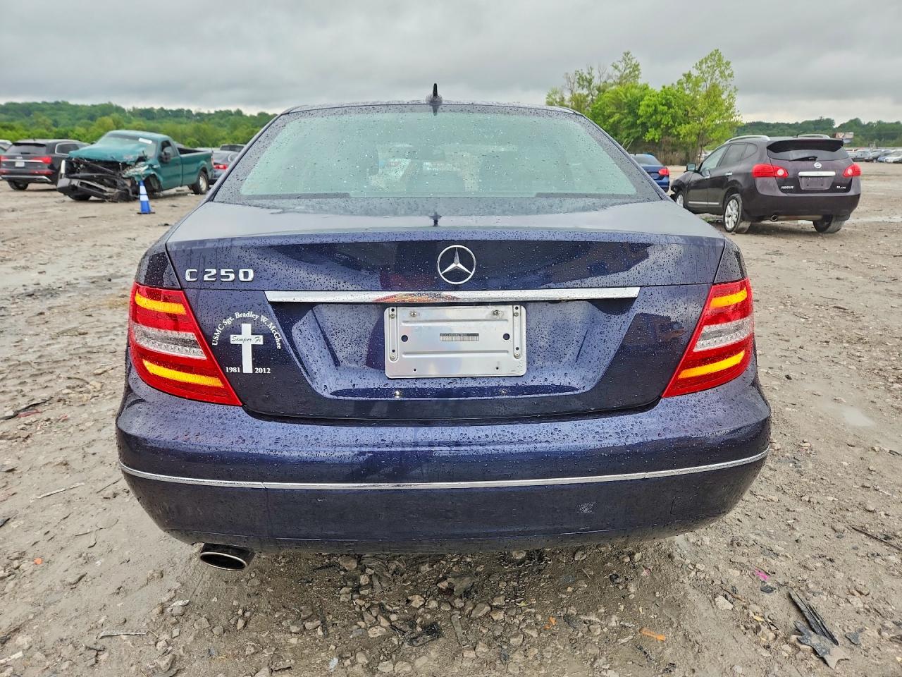2013 Mercedes-benz C 250 Blue vin: WDDGF4HBXDR275425