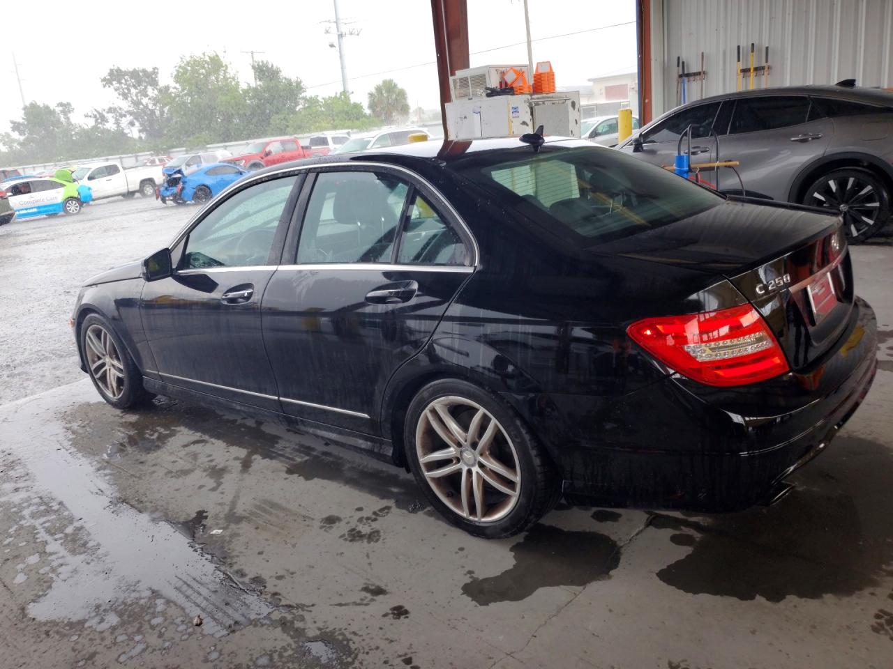 2013 Mercedes-benz C 250 Black vin: WDDGF4HBXDR298476
