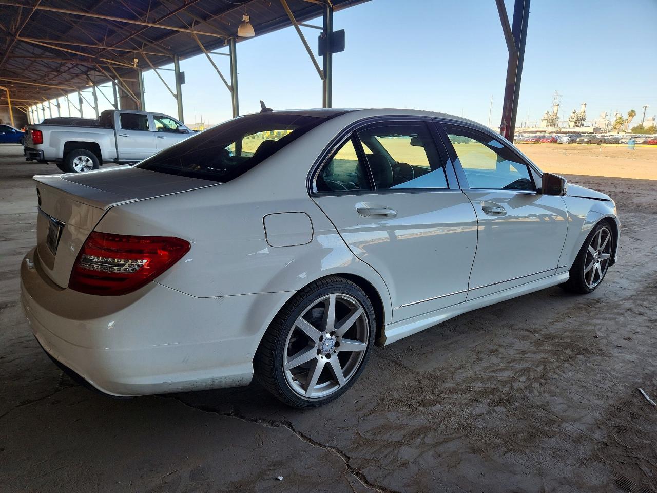 2014 Mercedes-benz C 250 White vin: WDDGF4HBXEA953526