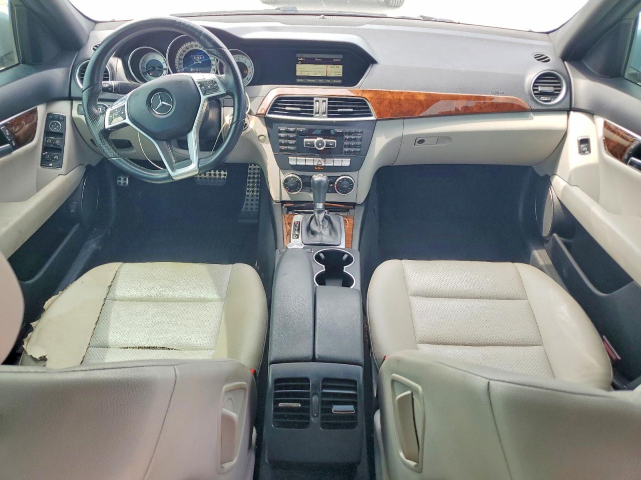 2014 Mercedes-benz C 250 Silver vin: WDDGF4HBXEA957897
