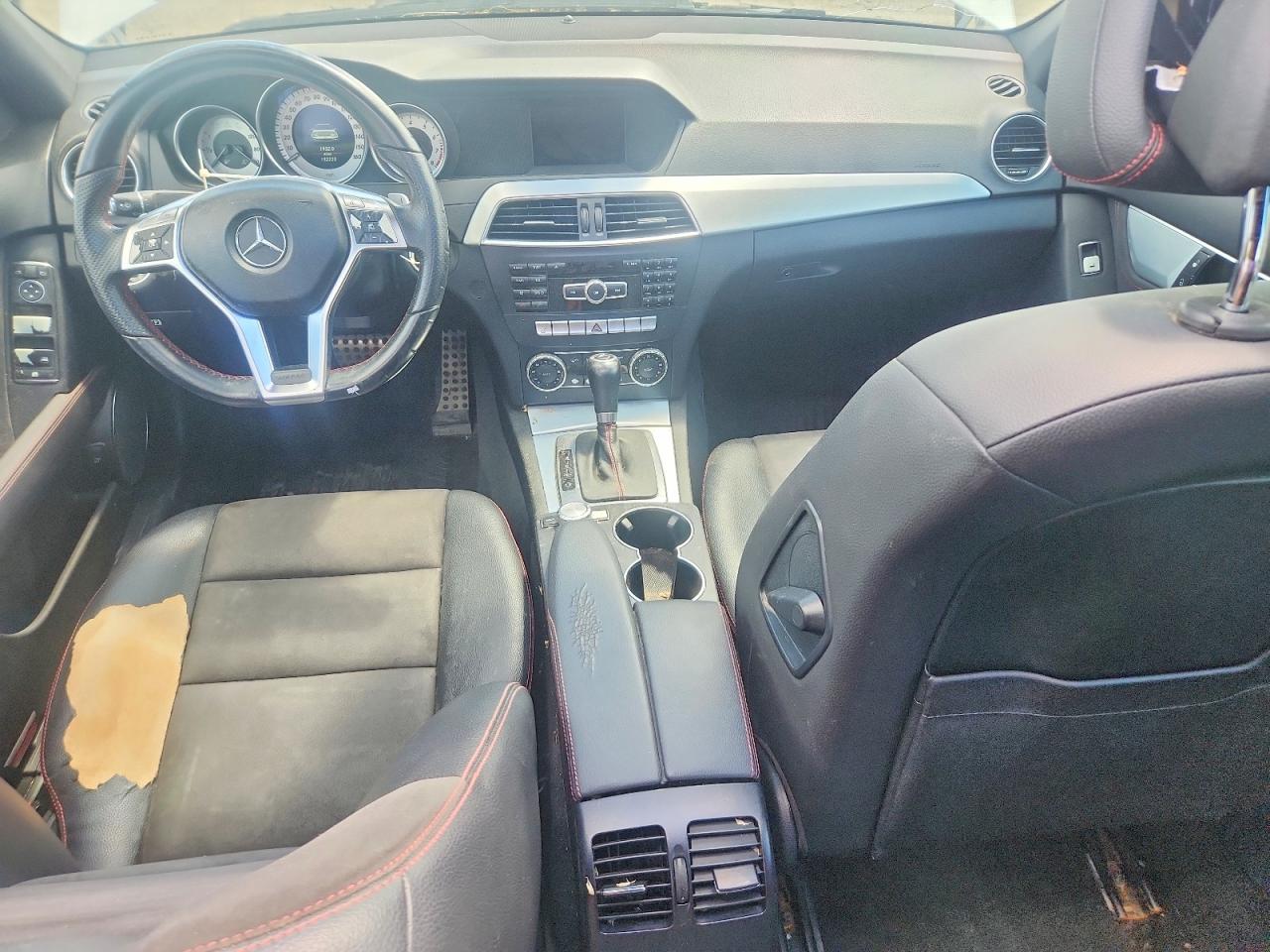 2014 Mercedes-benz C 250 White vin: WDDGF4HBXEA960816