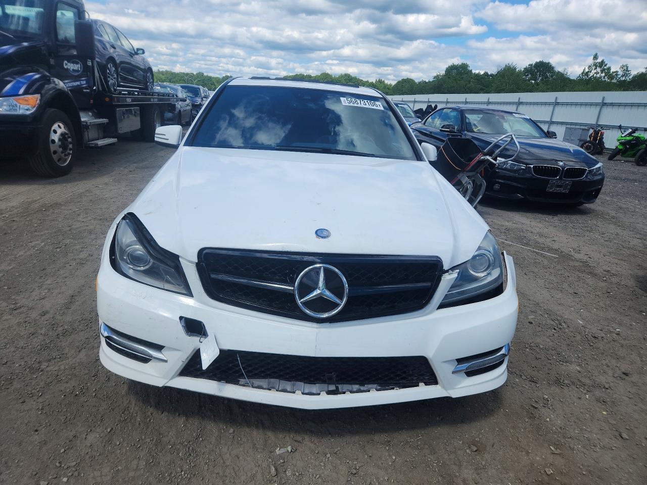 2014 Mercedes-benz C 250 White vin: WDDGF4HBXEA960816
