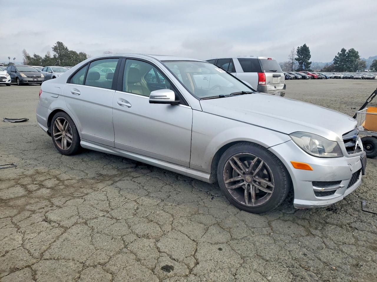 2014 Mercedes-benz C 250 Silver vin: WDDGF4HBXEA960864