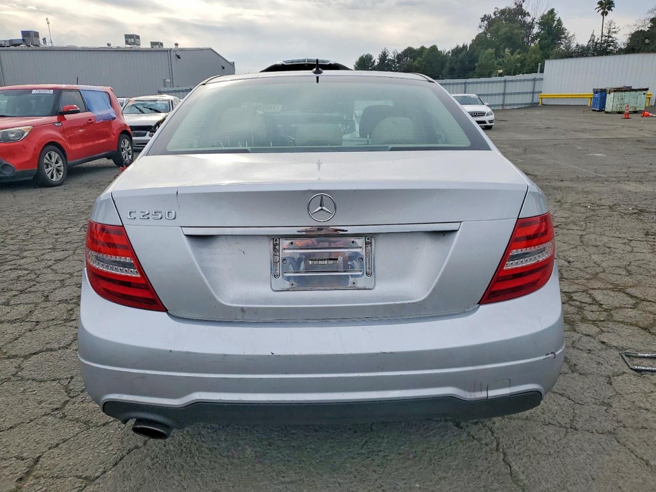 2014 Mercedes-benz C 250 Silver vin: WDDGF4HBXEA960864