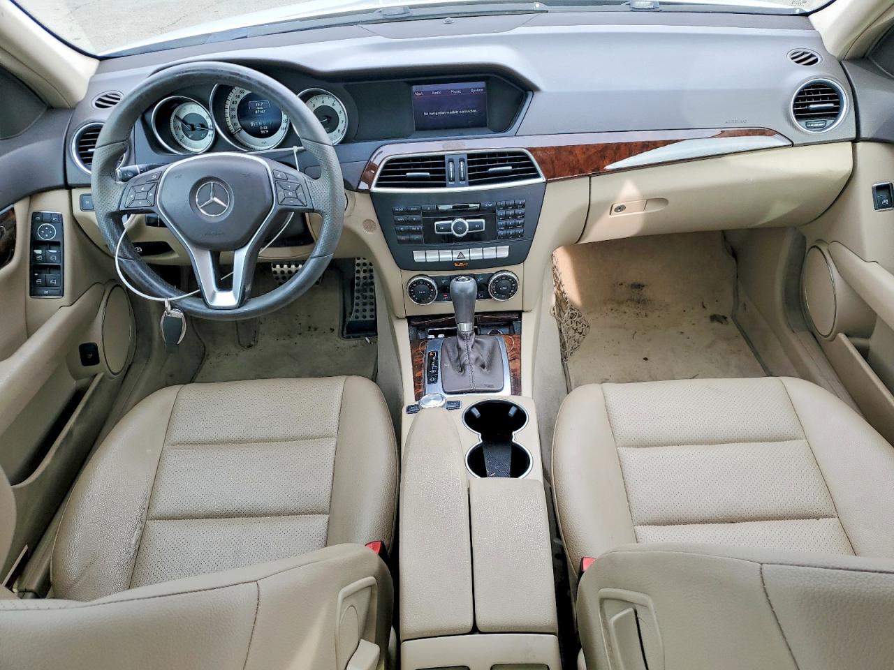 2014 Mercedes-benz C 250 Silver vin: WDDGF4HBXEA960864