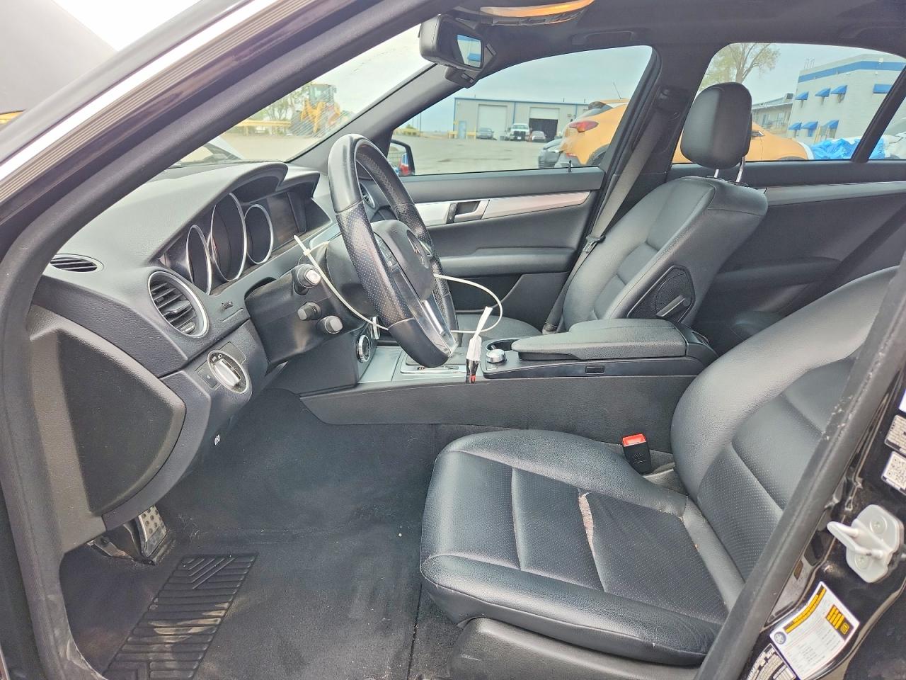 2014 Mercedes-benz C 250 Black vin: WDDGF4HBXEA965191