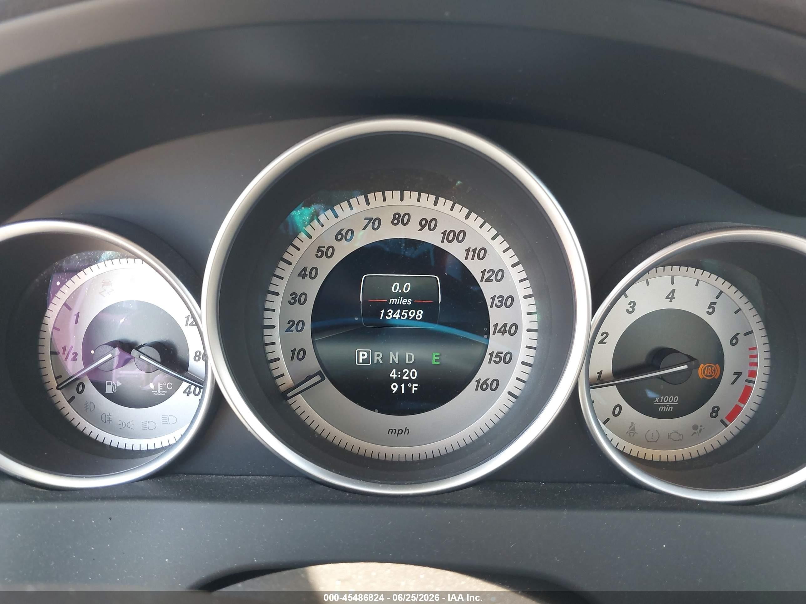 2014 Mercedes-benz C 250 Sport White vin: WDDGF4HBXEG219143
