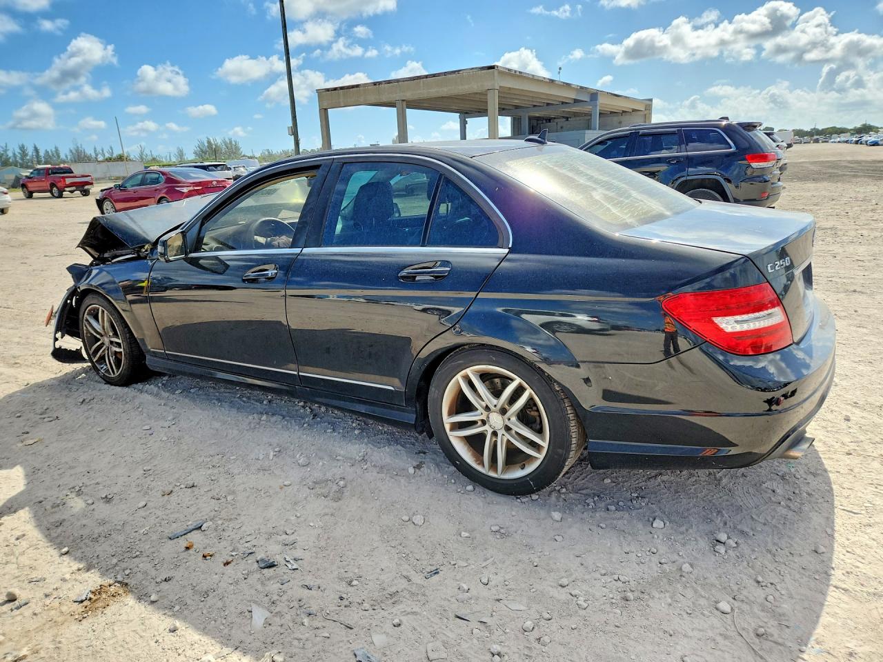 2014 Mercedes-benz C 250 Черный vin: WDDGF4HBXEG233768