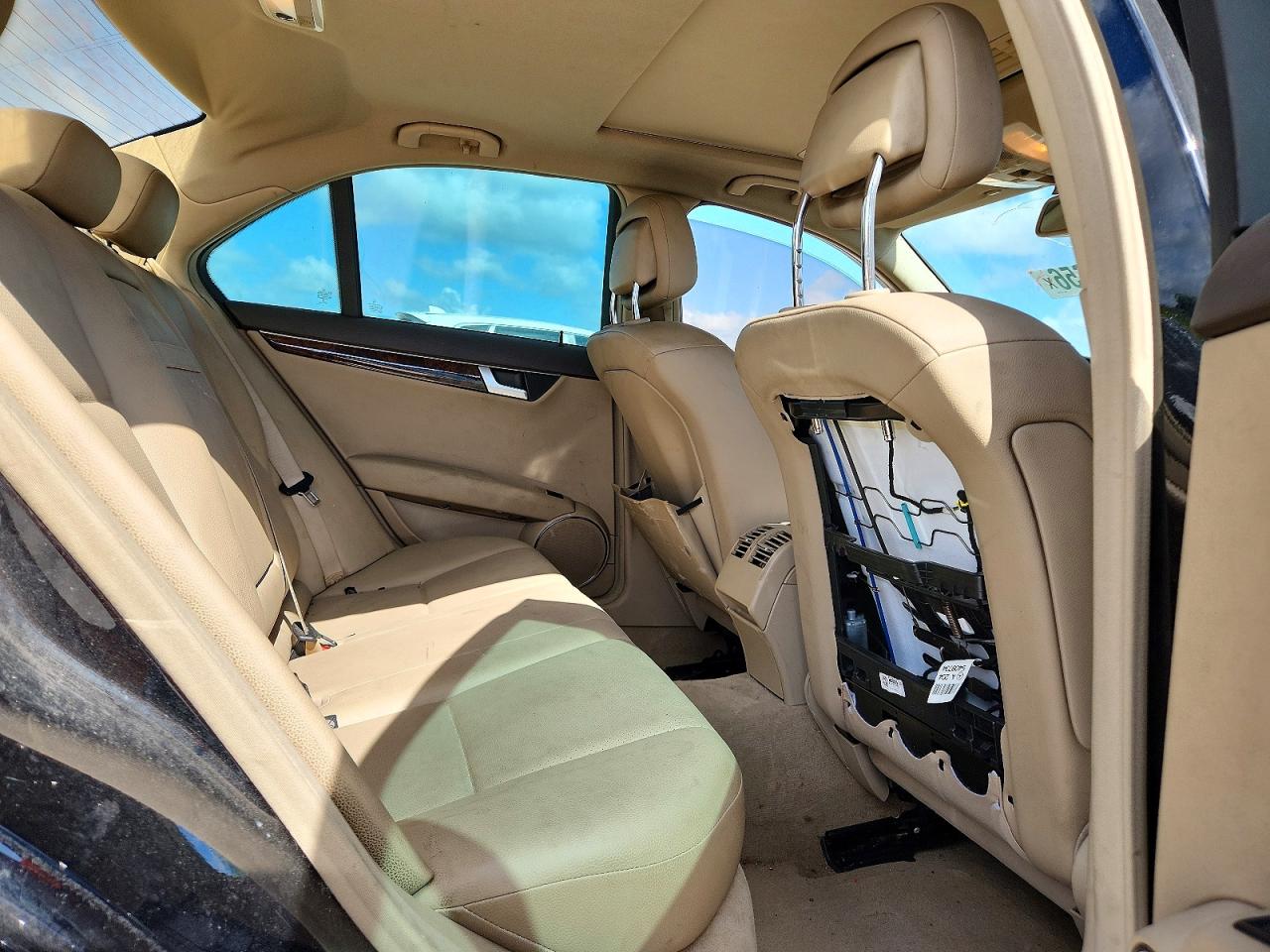 2014 Mercedes-benz C 250 Черный vin: WDDGF4HBXEG233768