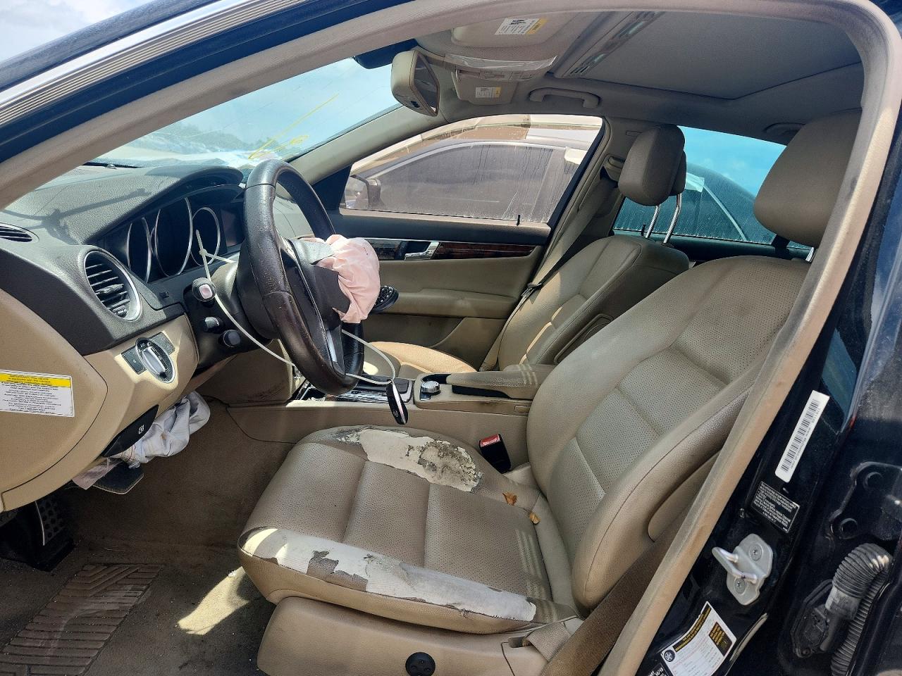 2014 Mercedes-benz C 250 Черный vin: WDDGF4HBXEG233768