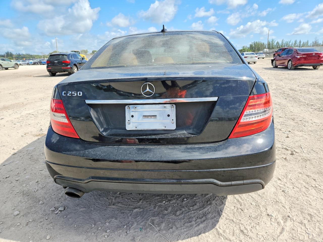 2014 Mercedes-benz C 250 Черный vin: WDDGF4HBXEG233768