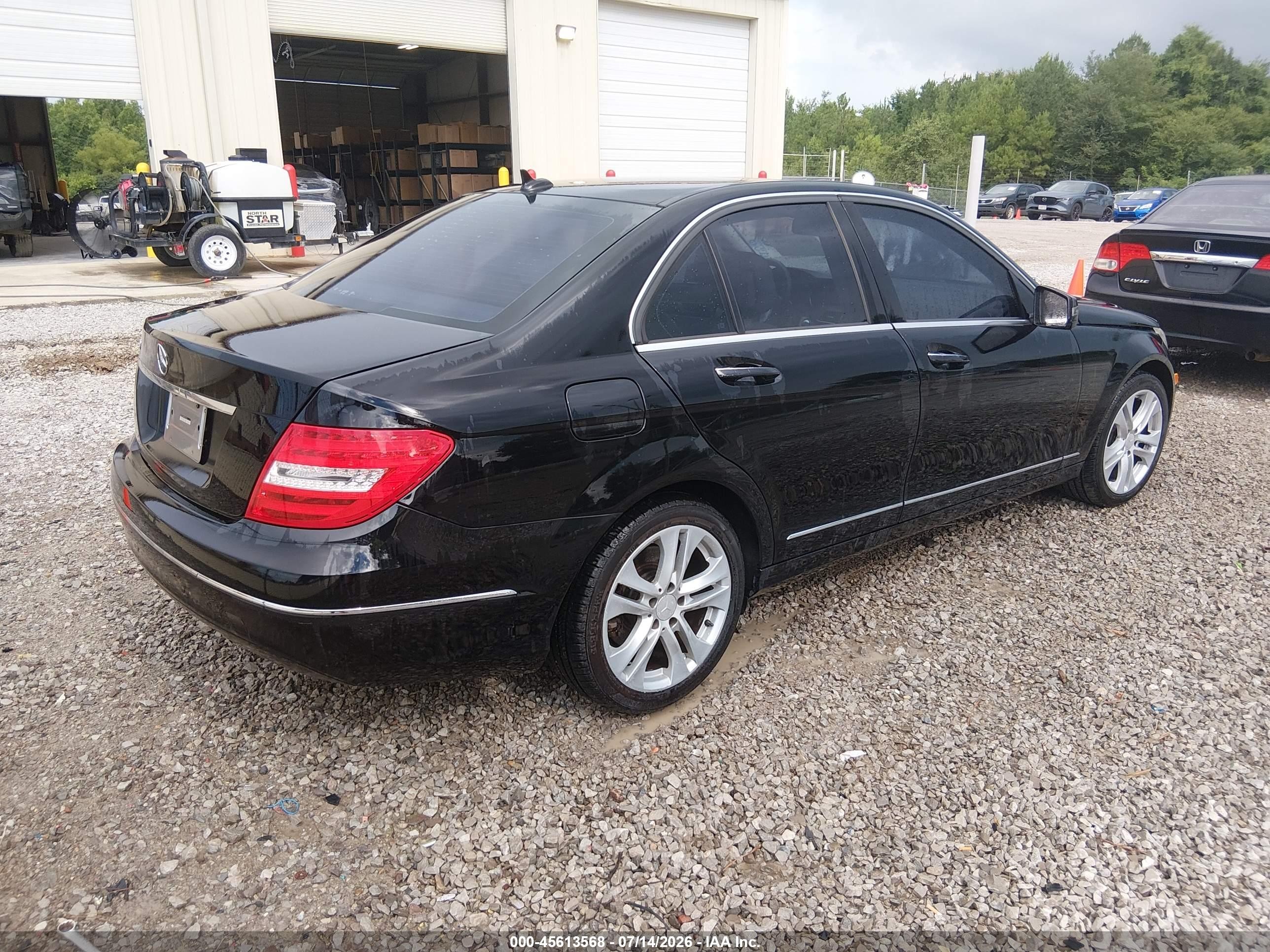2014 Mercedes-benz C 250 Luxury Black vin: WDDGF4HBXER308196