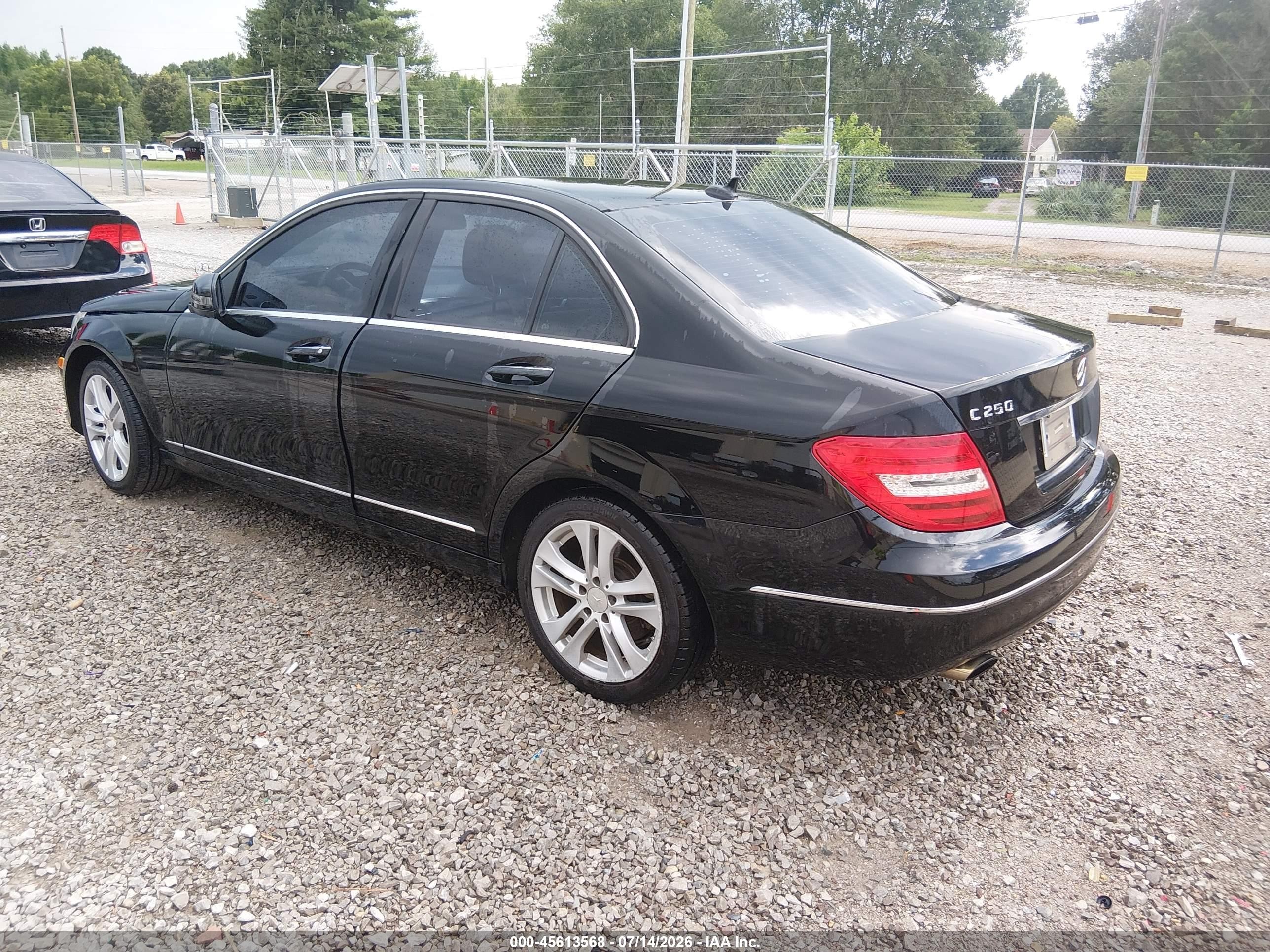 2014 Mercedes-benz C 250 Luxury Black vin: WDDGF4HBXER308196