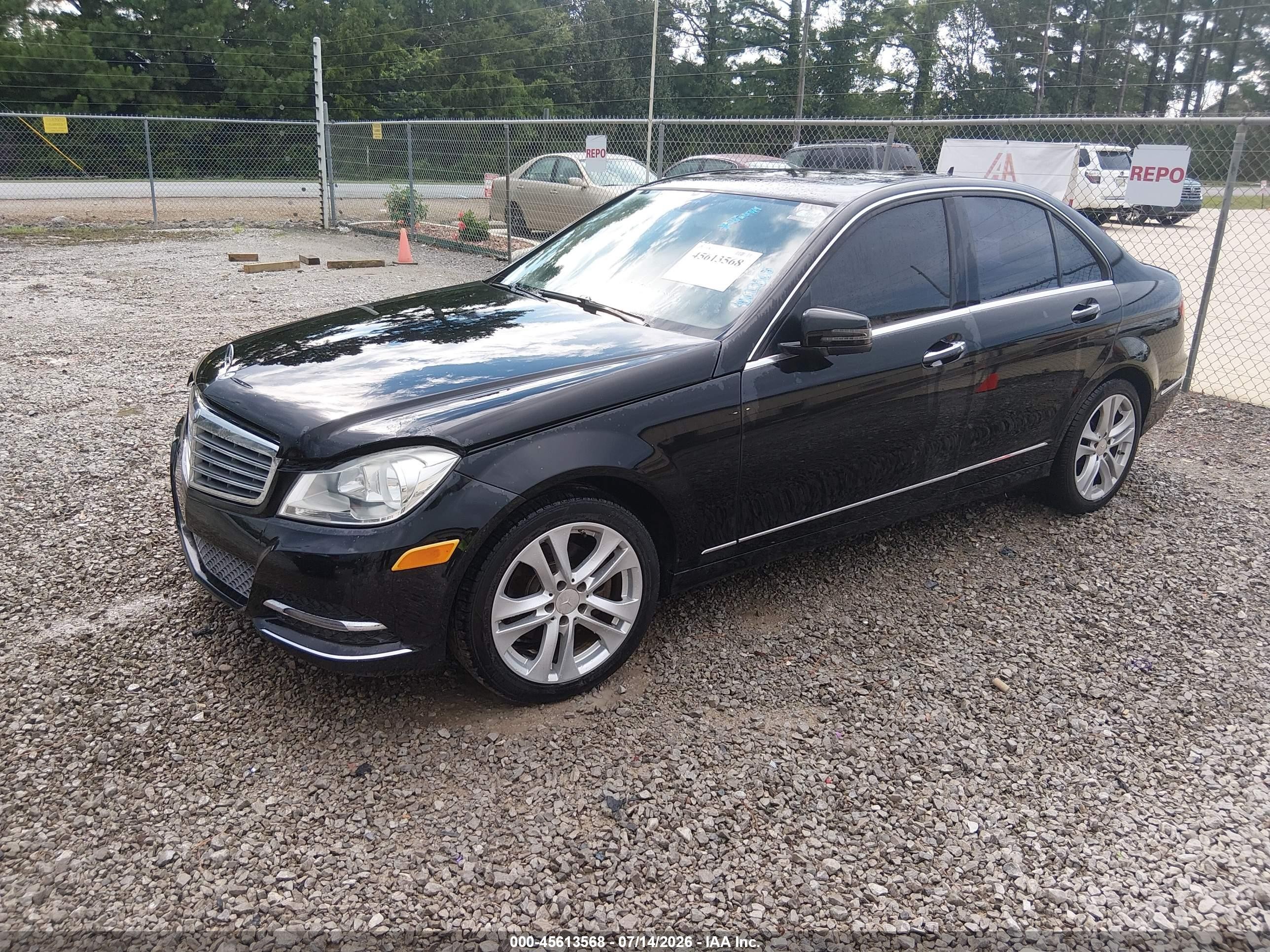2014 Mercedes-benz C 250 Luxury Black vin: WDDGF4HBXER308196