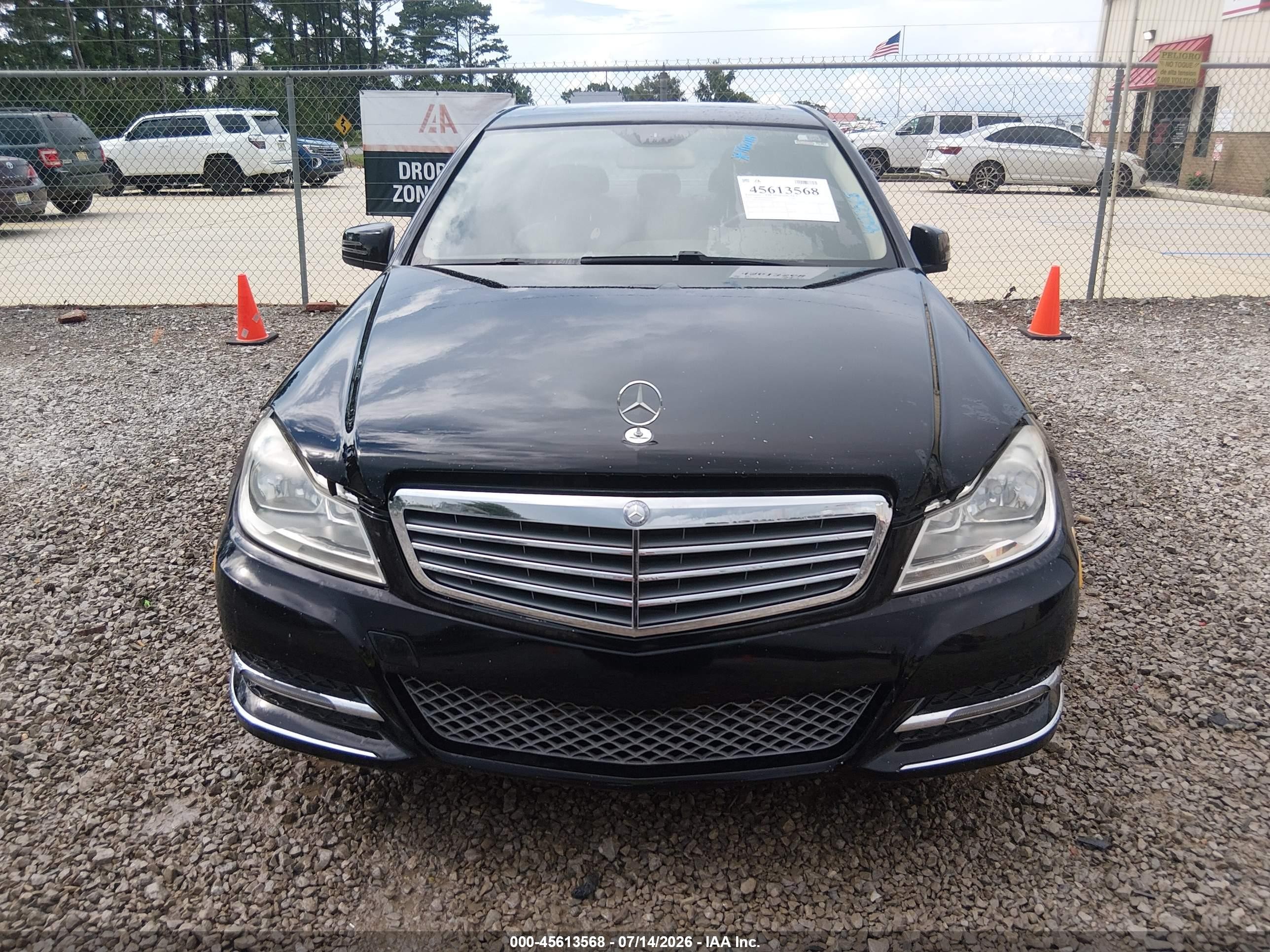 2014 Mercedes-benz C 250 Luxury Black vin: WDDGF4HBXER308196