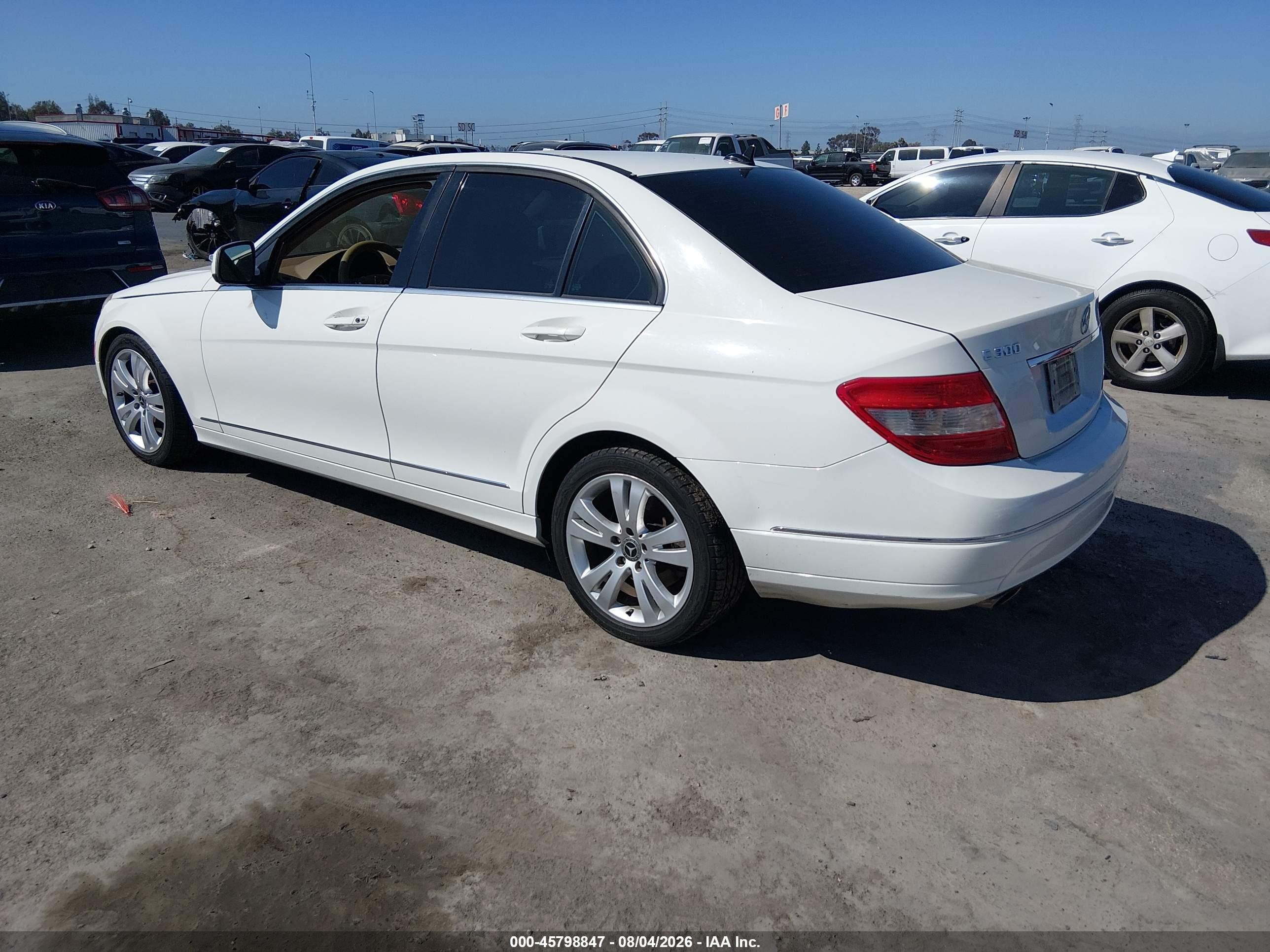 2008 Mercedes-benz C 300 Luxury/sport White vin: WDDGF54X08F016778