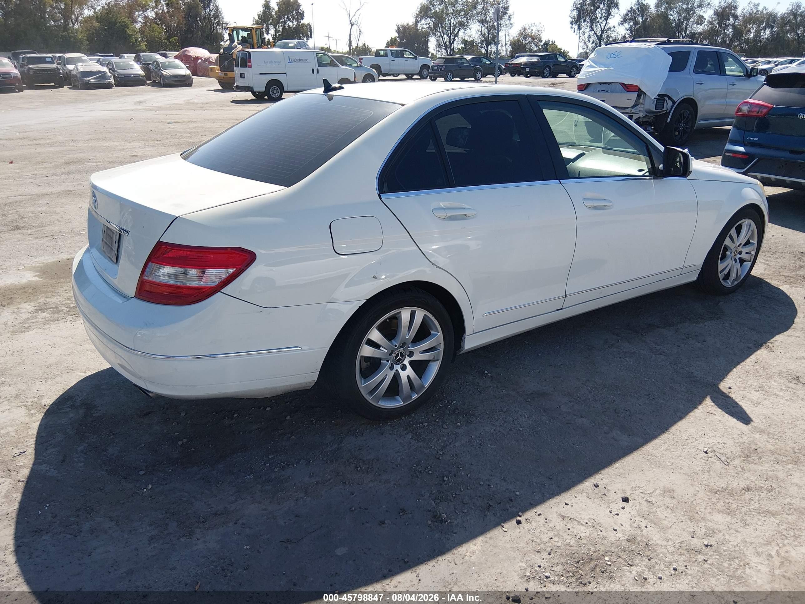 2008 Mercedes-benz C 300 Luxury/sport White vin: WDDGF54X08F016778