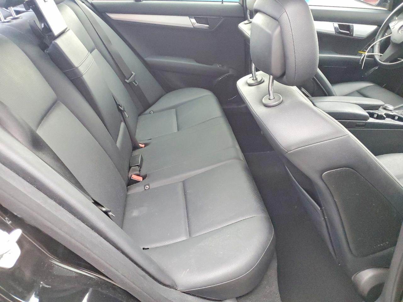 2008 Mercedes-benz C 300 Черный vin: WDDGF54X08F116248