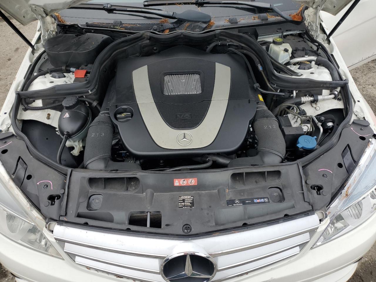 2008 Mercedes-benz C 300 White vin: WDDGF54X08R018674
