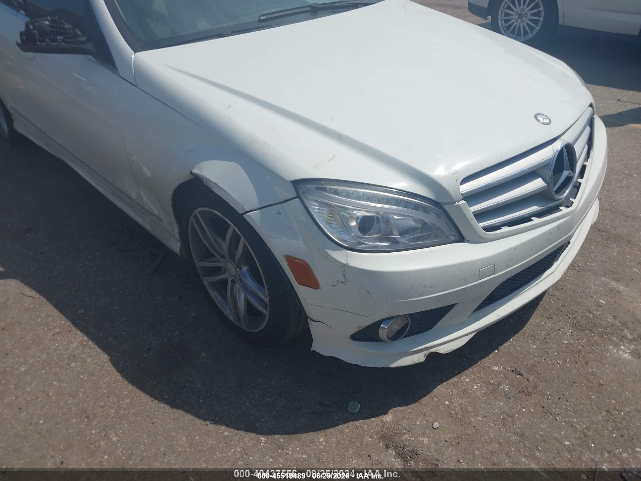 2009 Mercedes-benz C 300 Luxury/sport White vin: WDDGF54X09R050283