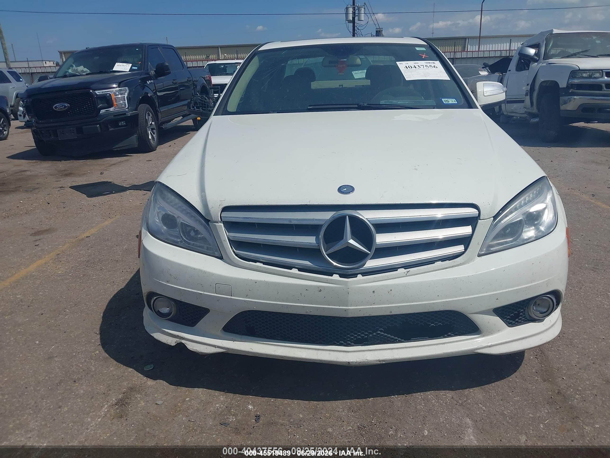 2009 Mercedes-benz C 300 Luxury/sport White vin: WDDGF54X09R050283