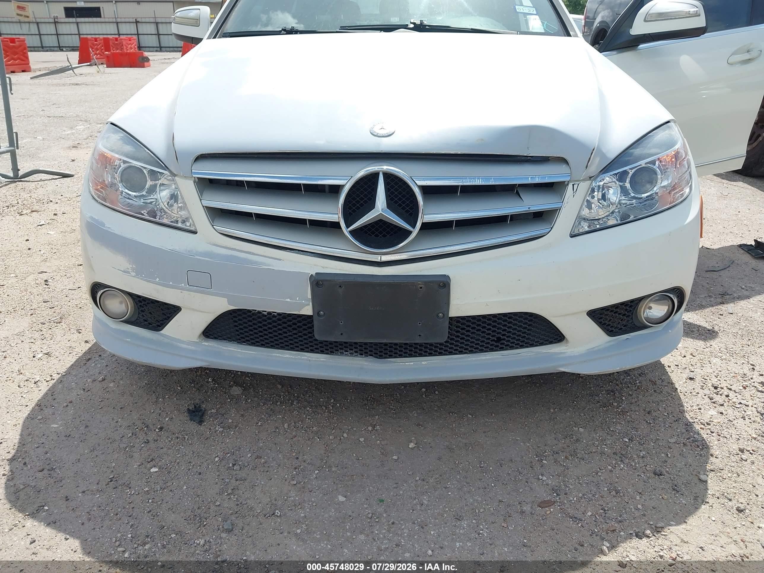 2009 Mercedes-benz C 300 Luxury/sport White vin: WDDGF54X09R054785