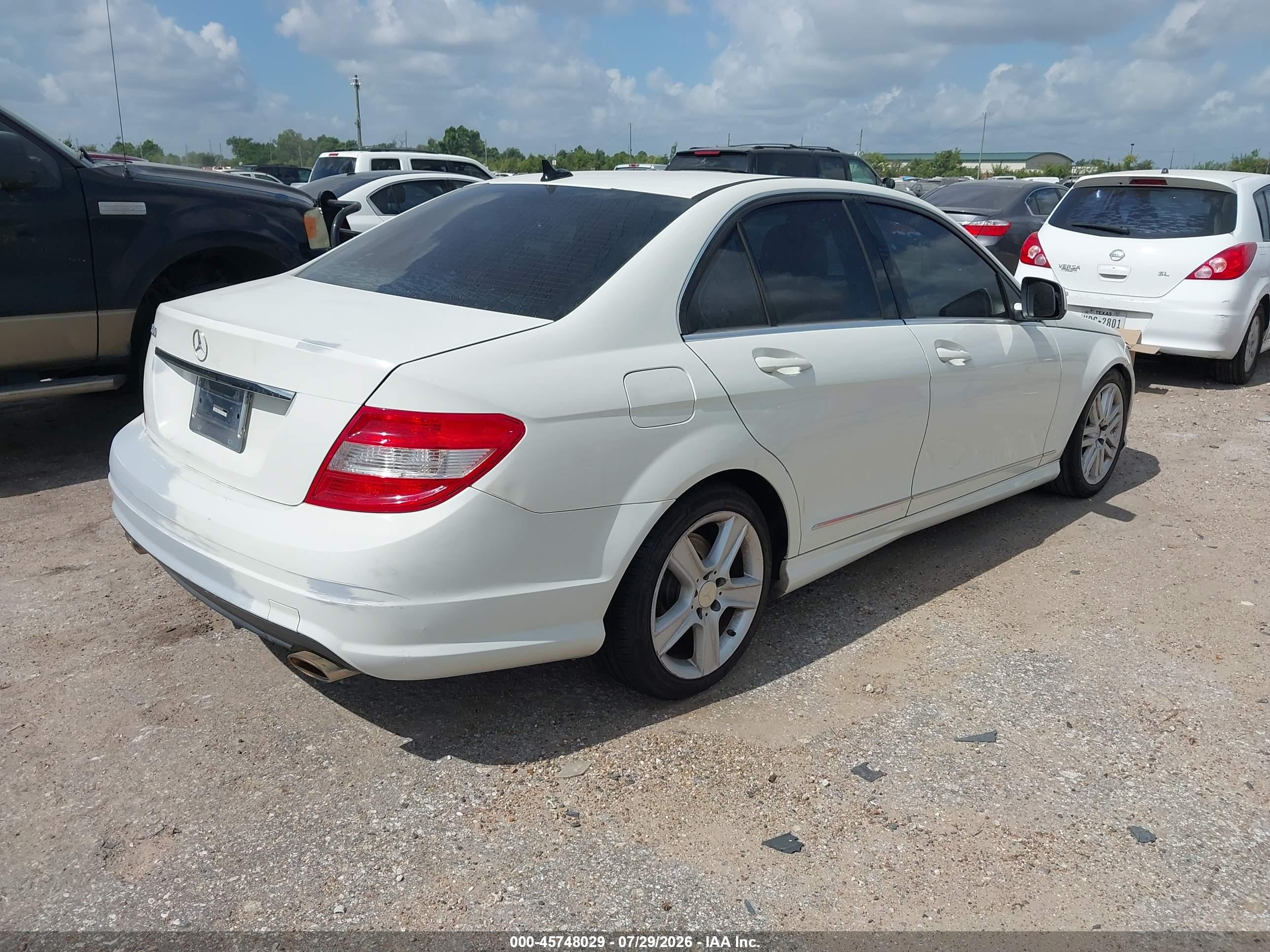 2009 Mercedes-benz C 300 Luxury/sport White vin: WDDGF54X09R054785